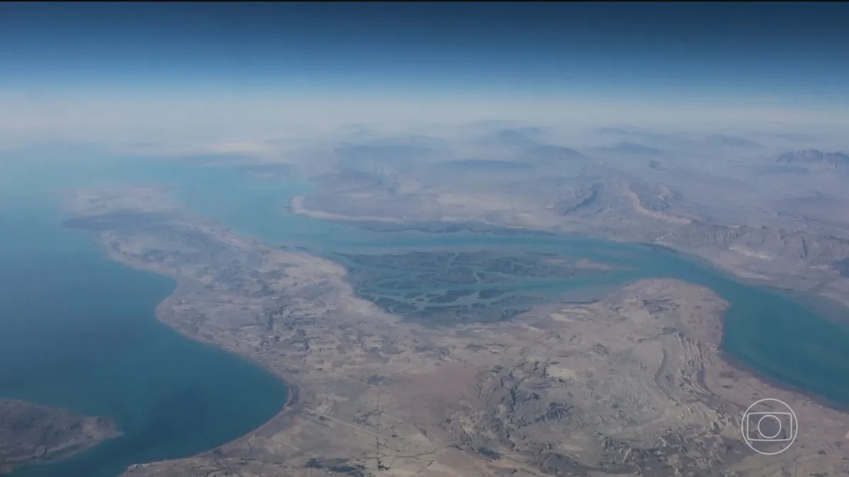 Trump afirma que Irã está implorando por acordo e não descarta tomar petróleo iraniano