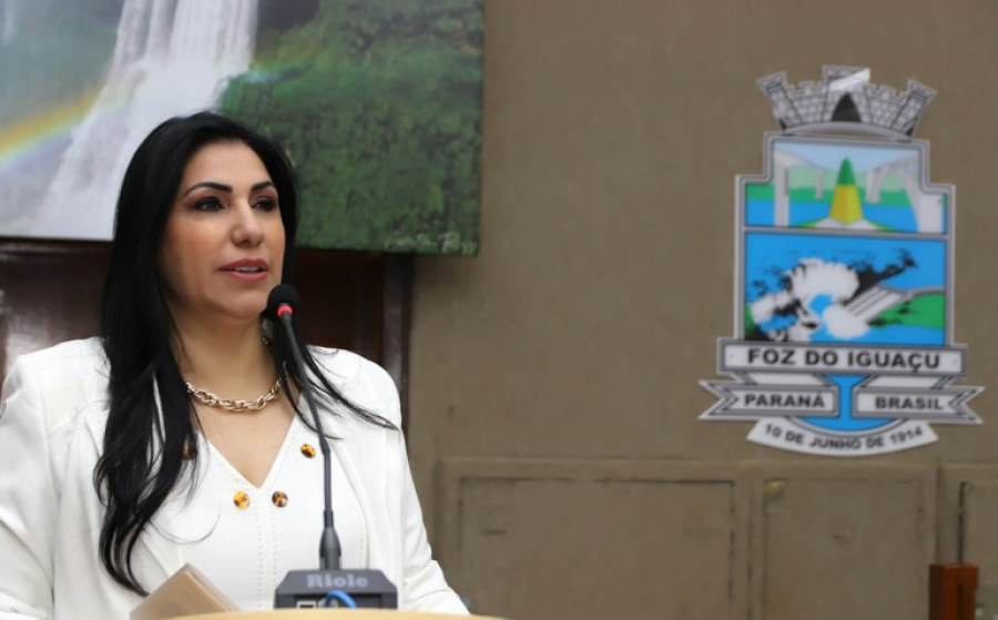 Defensora das mulheres? Anice humilha e ofende outra mulher na Câmara de Foz