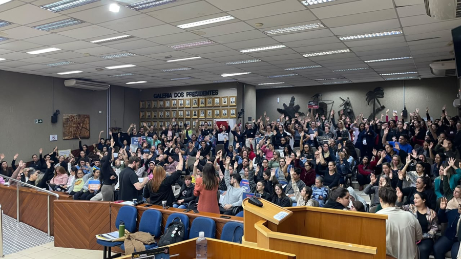 Sem acordo com a Prefeitura, servidores da Educação avançam para indicativo de greve
