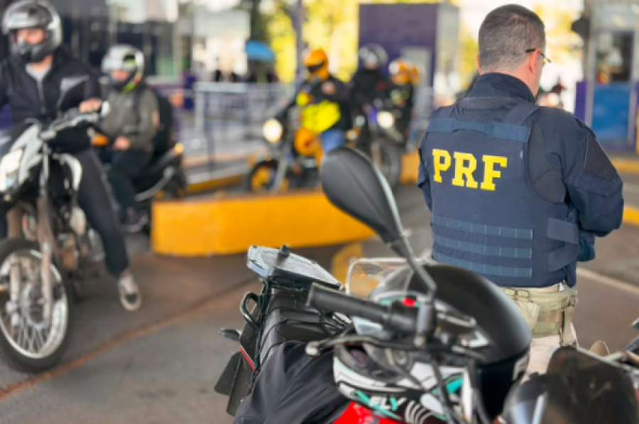 PRF retira 66 veículos de circulação durante operação na Aduana da Ponte da Amizade