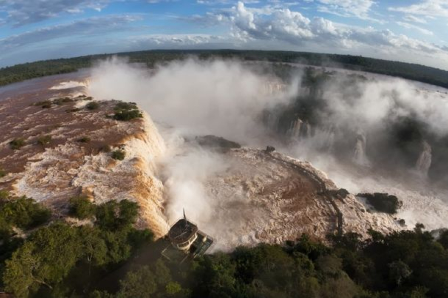 Aumento da vazão fecha passarela das Cataratas, mas parque segue aberto ao público