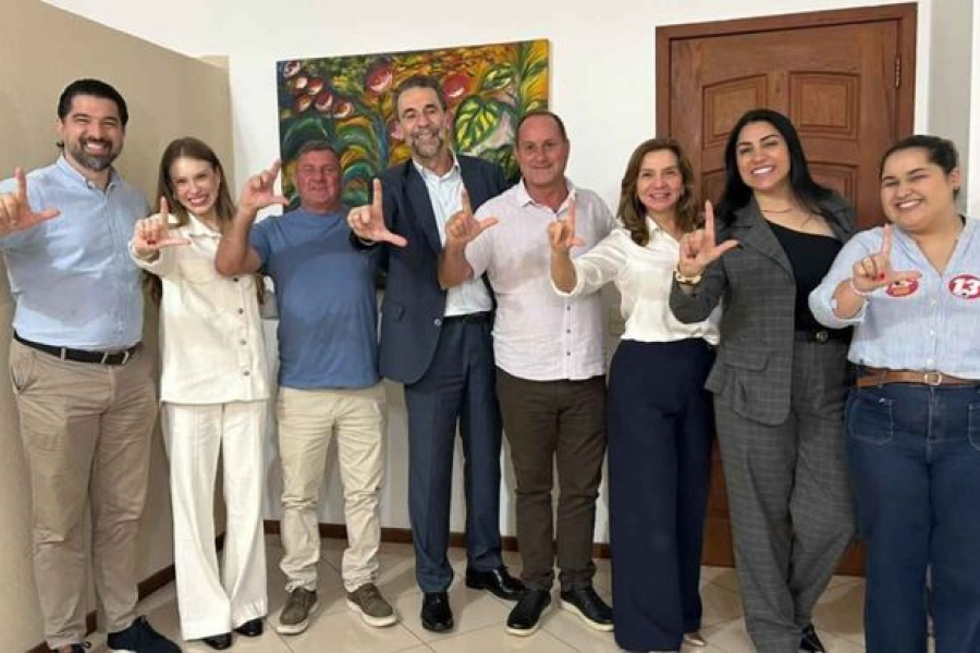Quase metade da Câmara de Foz do Iguaçu declara apoio à reeleição de Lula; veja nomes