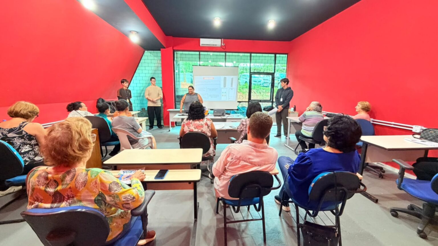 Alunos 60+ começam curso de inclusão digital e segurança no uso das novas tecnologias